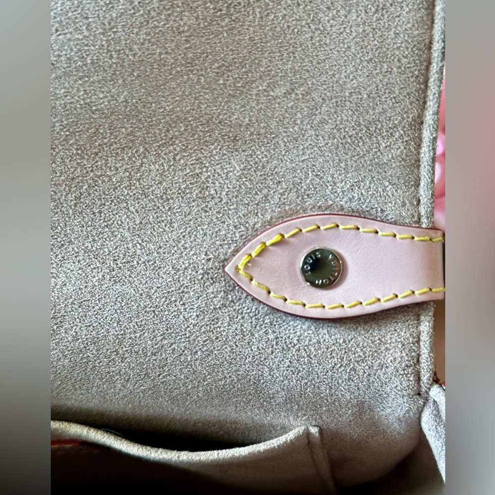 SOLD ๐ULTRA RARE Louis Vuitton Saint Cloud NM Bag Pink Epi Leather - Picture 11 of 16